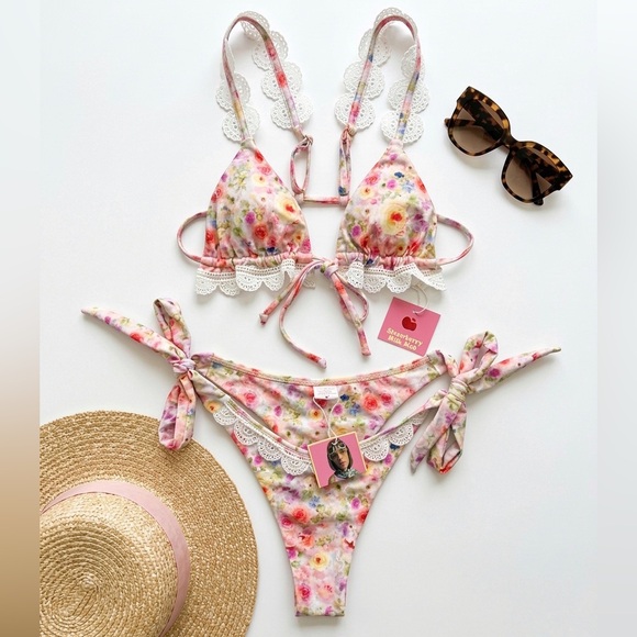 Strawberry Milk Mob Other - NWT Strawberry Milk Mob Buttersweet Samba Floral Lace Bikini Set Size Small